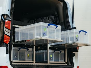 Dory-Ford-Tourneo-Custom-od-2024-komplet-Vestavba-do-auta